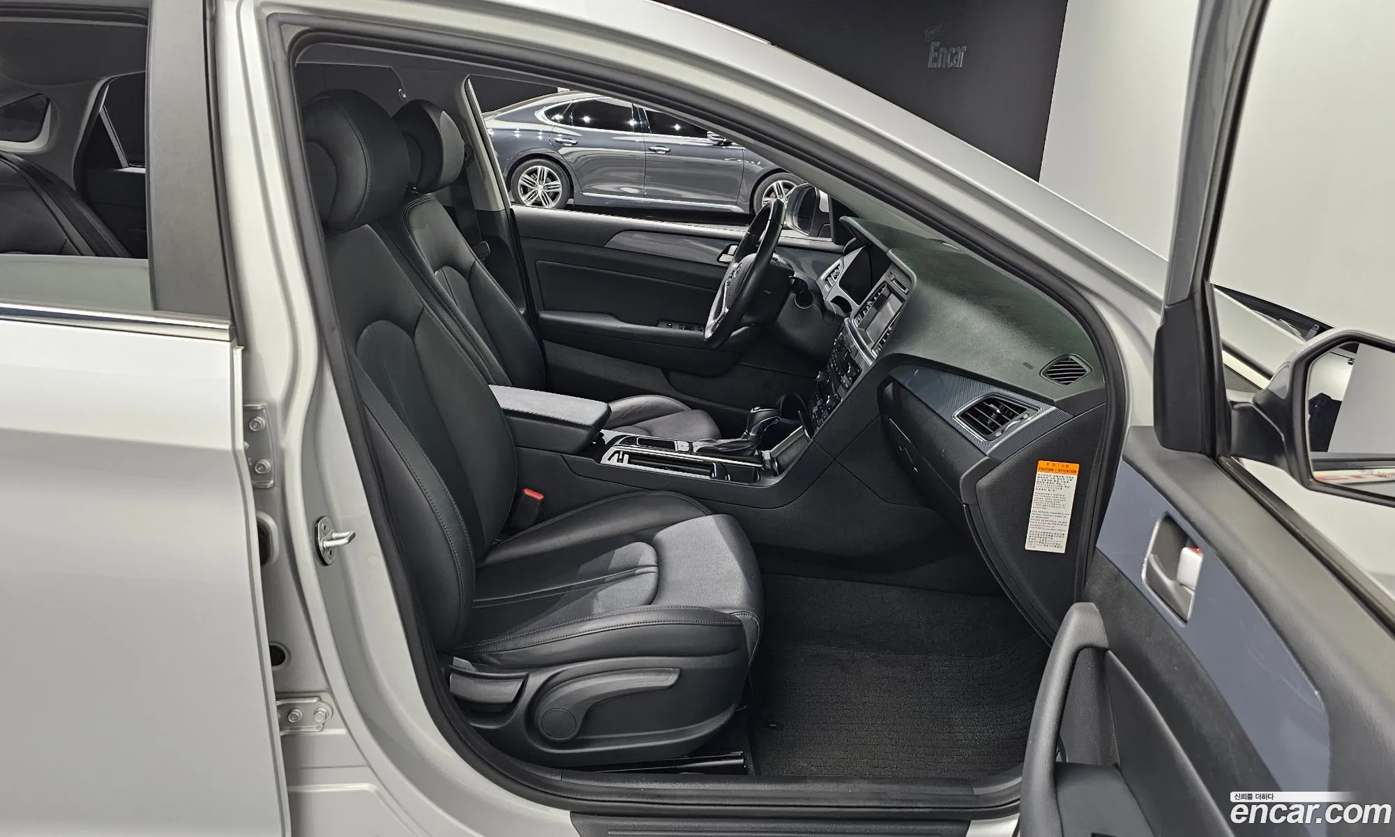 Hyundai LF Sonata Hybrid 2015 — 5