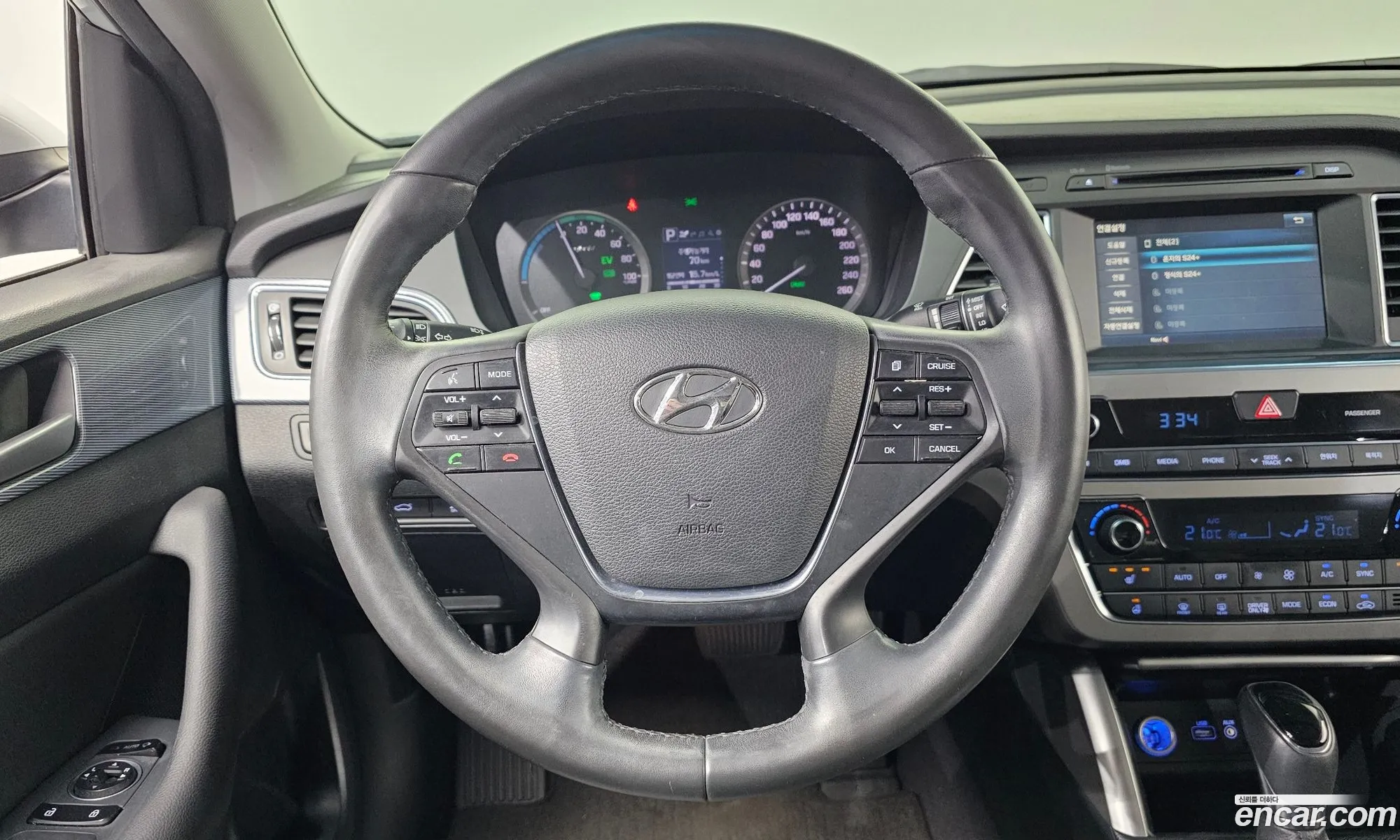Hyundai LF Sonata Hybrid 2015 — 3