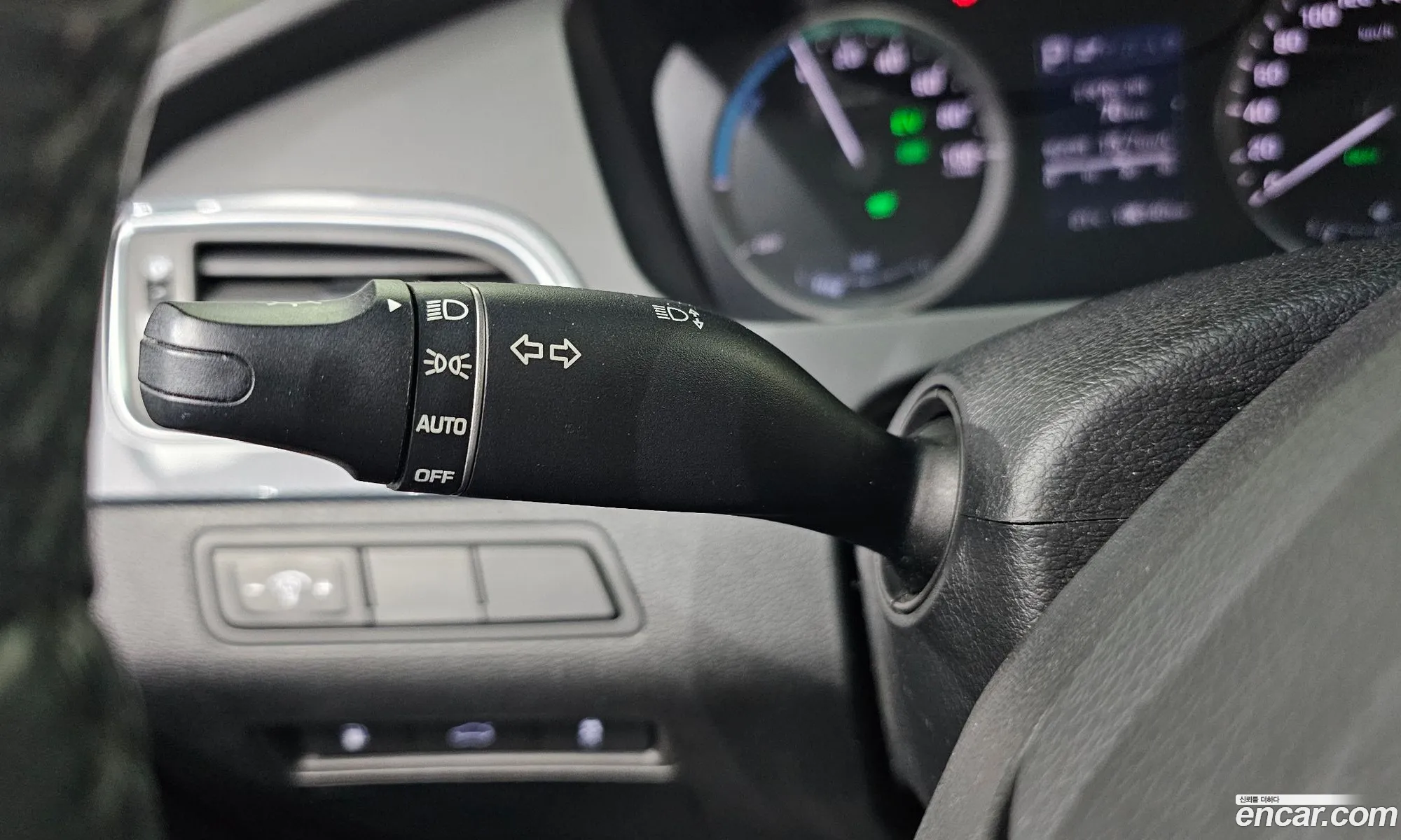 Hyundai LF Sonata Hybrid 2015 — 6