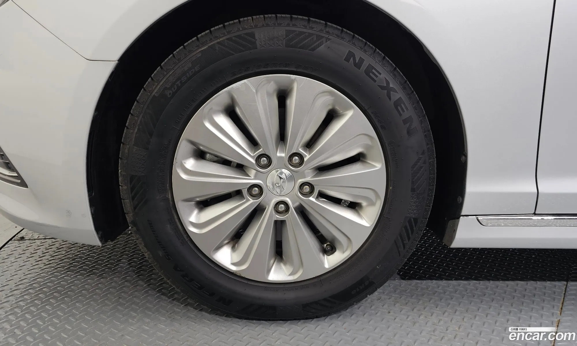 Hyundai LF Sonata Hybrid 2015 — 11
