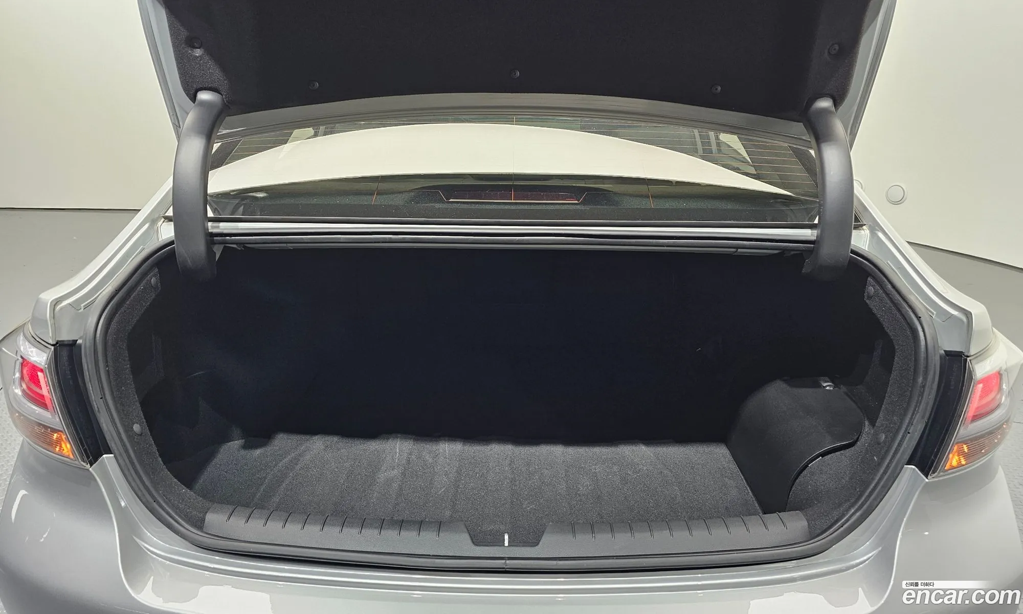 Hyundai LF Sonata Hybrid 2015 — 23