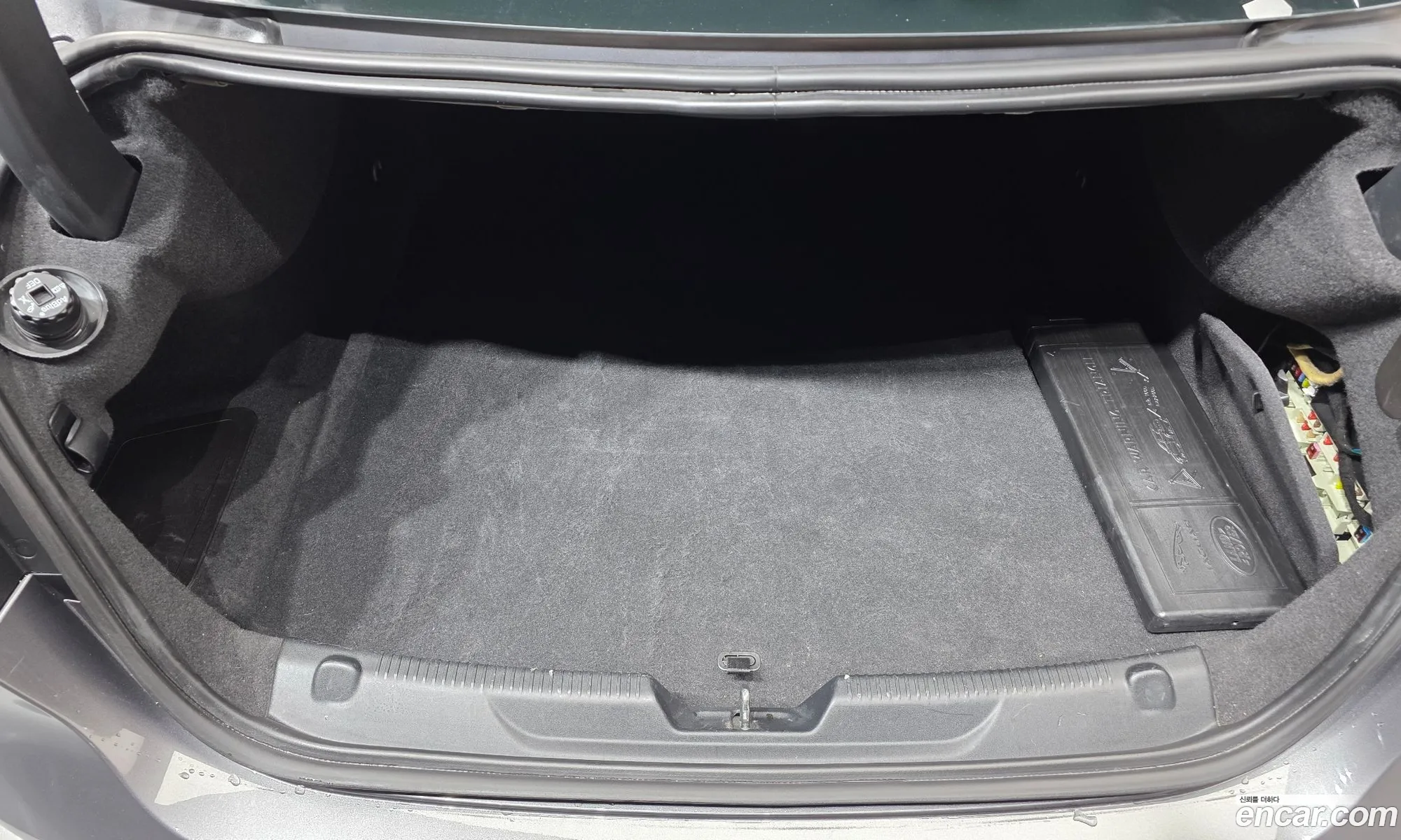 Jaguar XE 2015 — 10