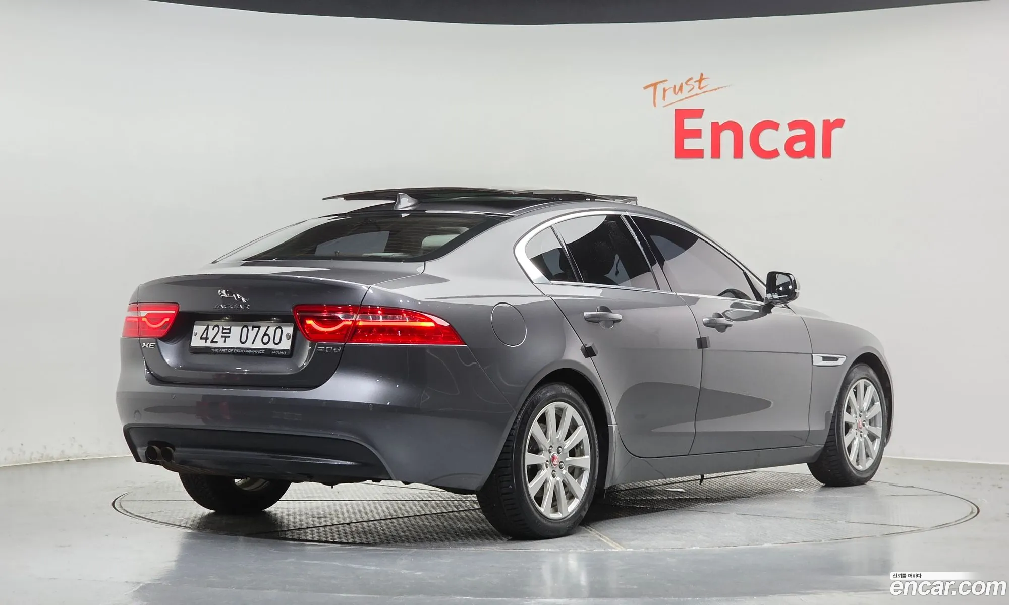 Jaguar XE 2015 — 2