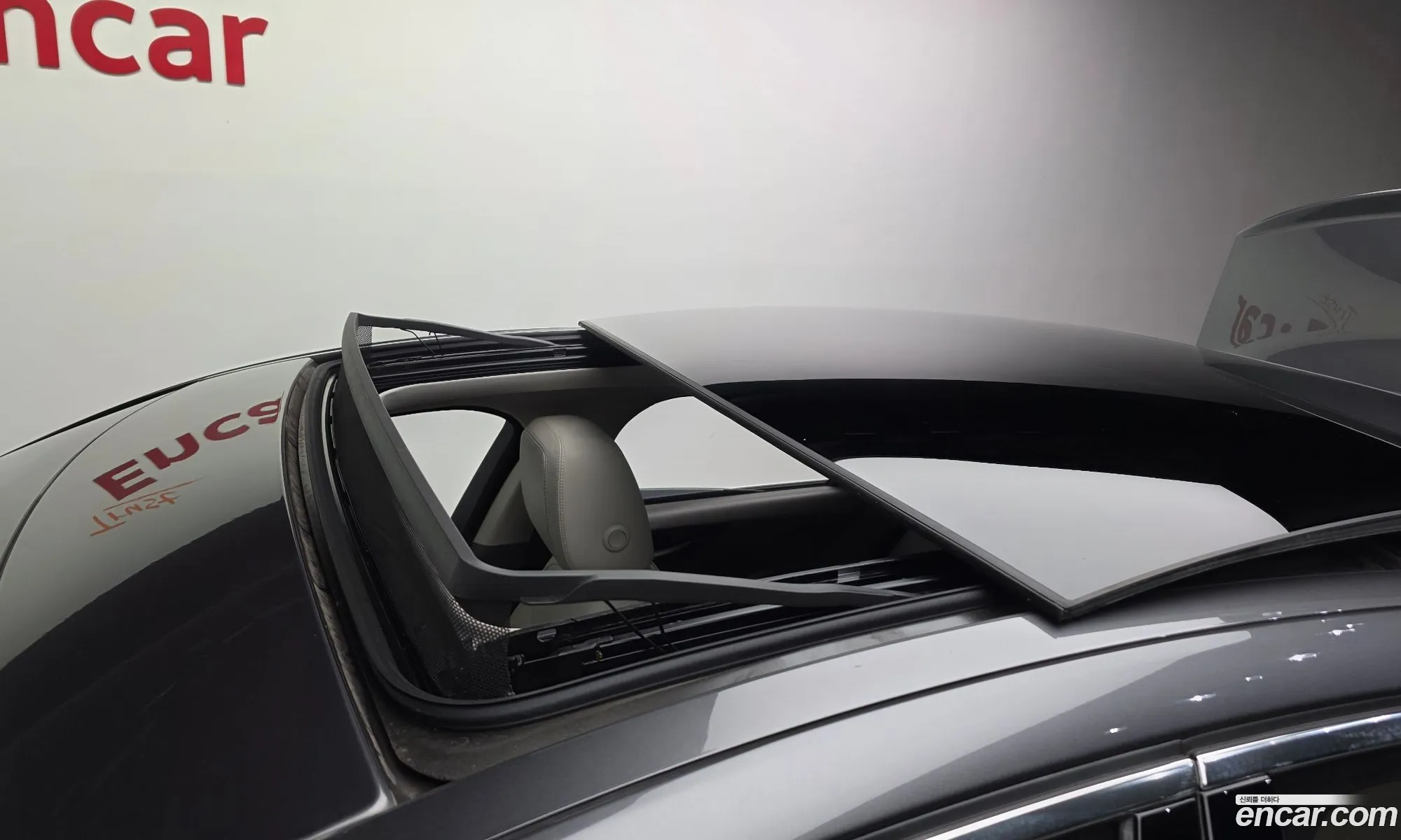 Jaguar XE 2015 — 18