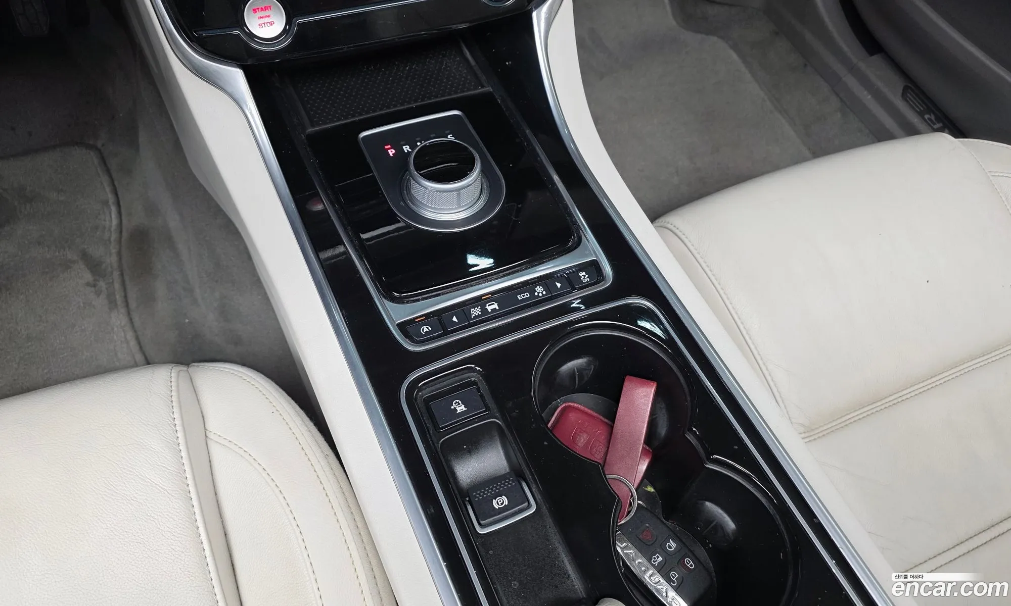 Jaguar XE 2015 — 11