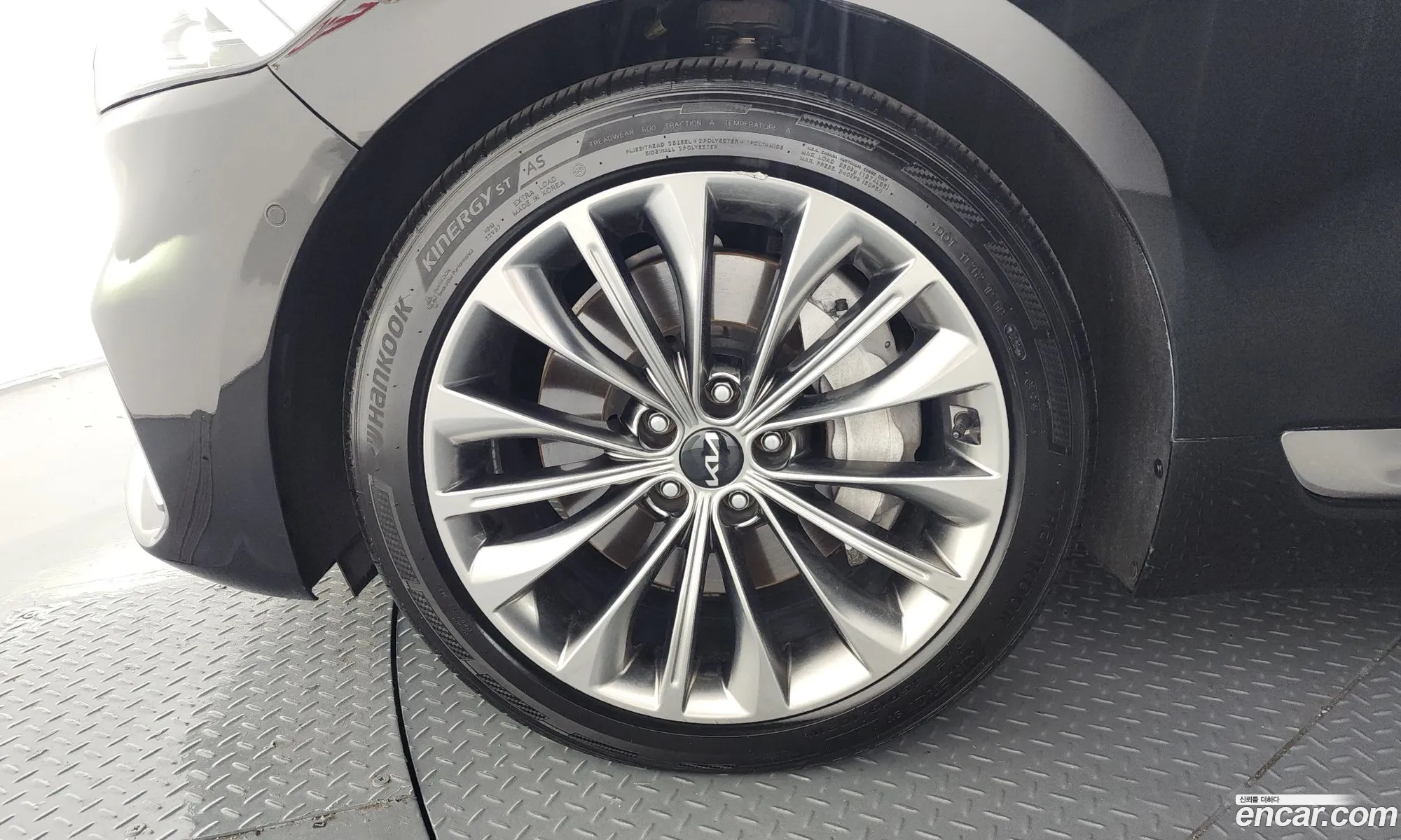 Kia K9 2024 — 30