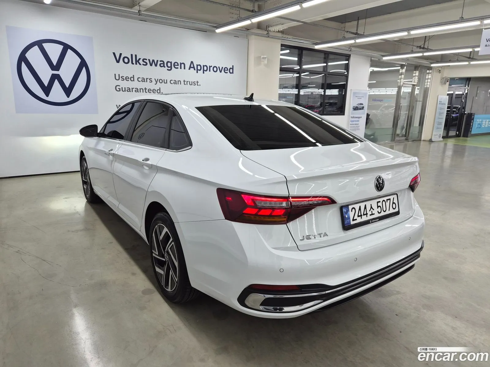 Volkswagen Jetta 7th Gen 2024 — 10
