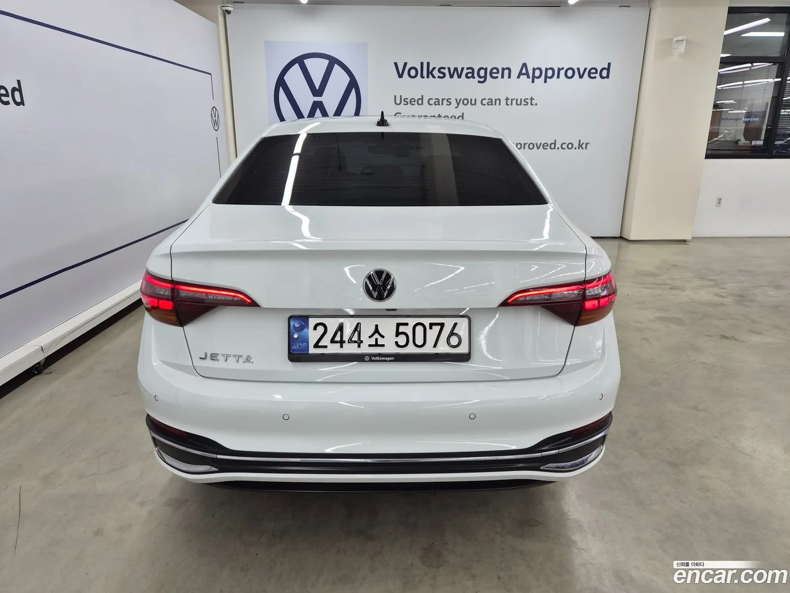 Volkswagen Jetta 7th Gen 2024 — 17