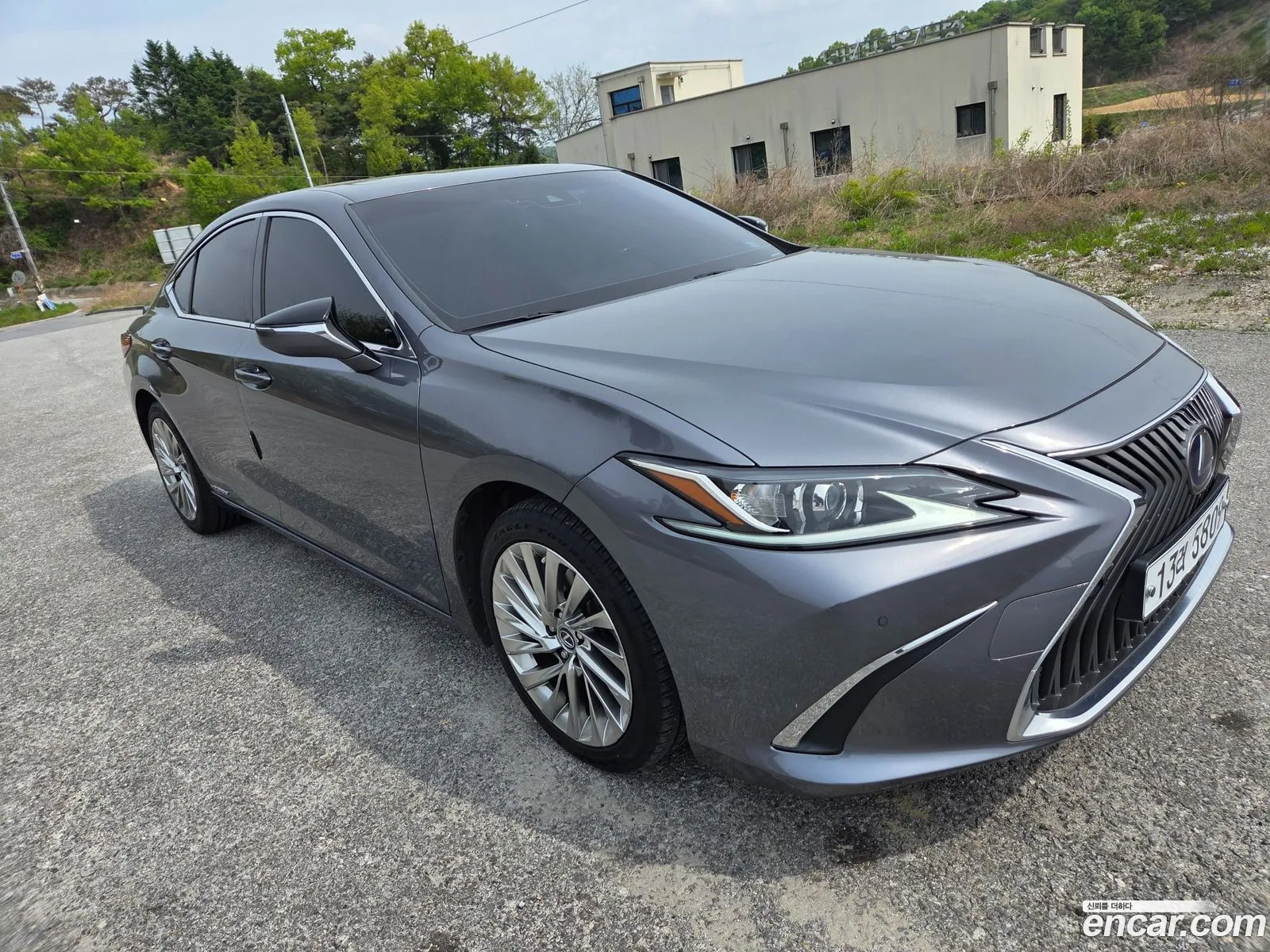 Lexus ES300h 7th Gen 2019 — 2