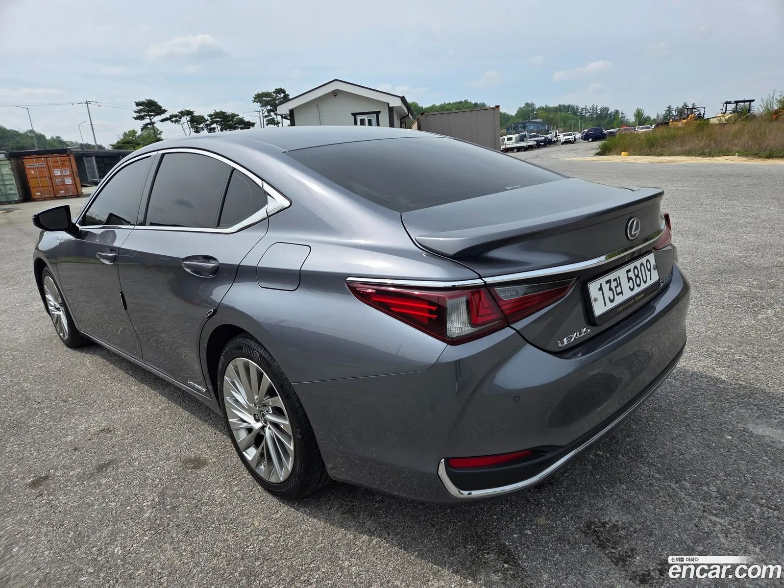 Lexus ES300h 7th Gen 2019 — 5