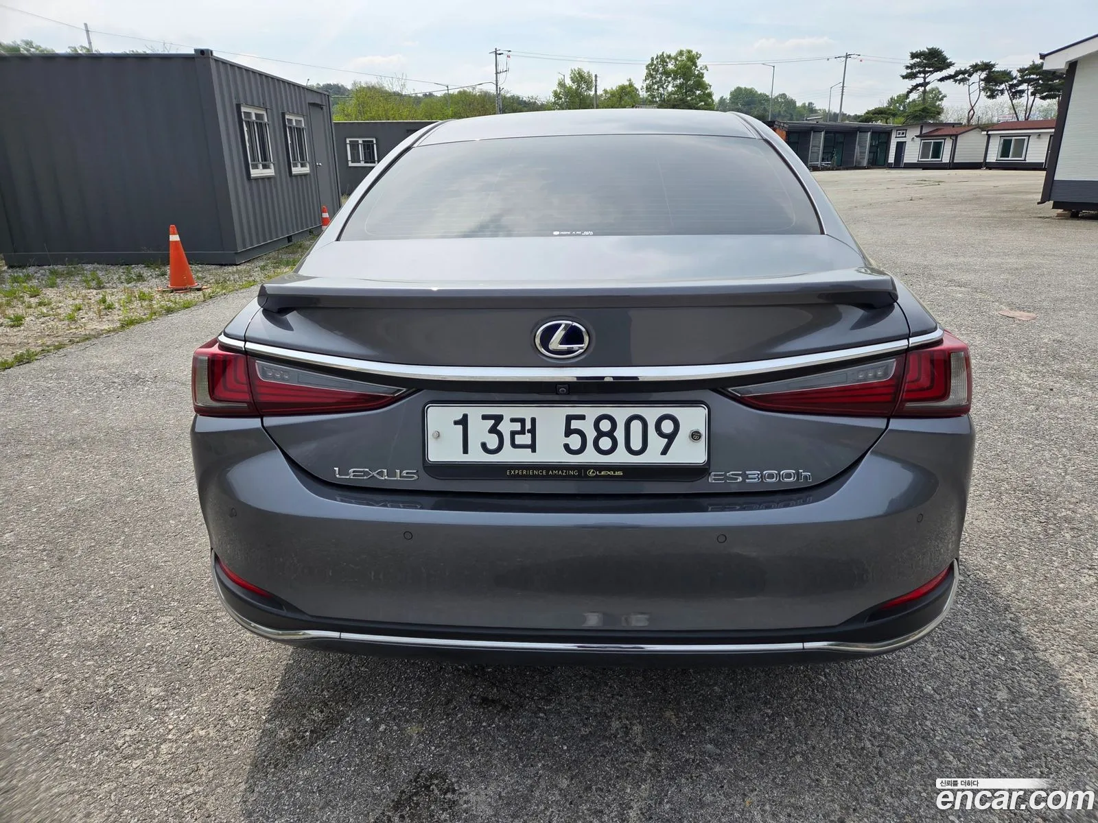 Lexus ES300h 7th Gen 2019 — 10