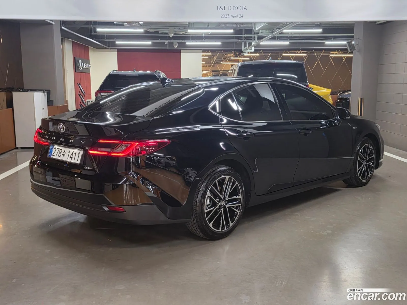 Toyota Camry 2025 — 17