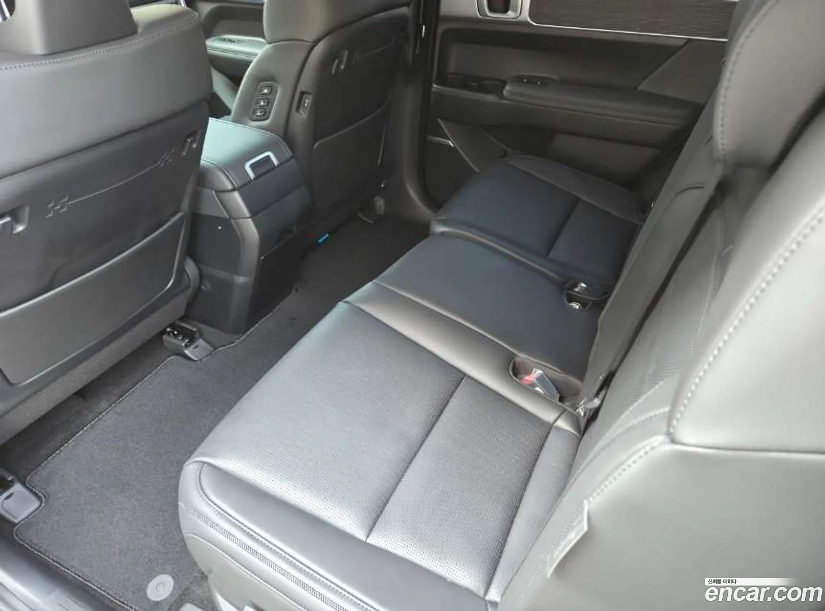 Hyundai Santa Fe 2025 — 12