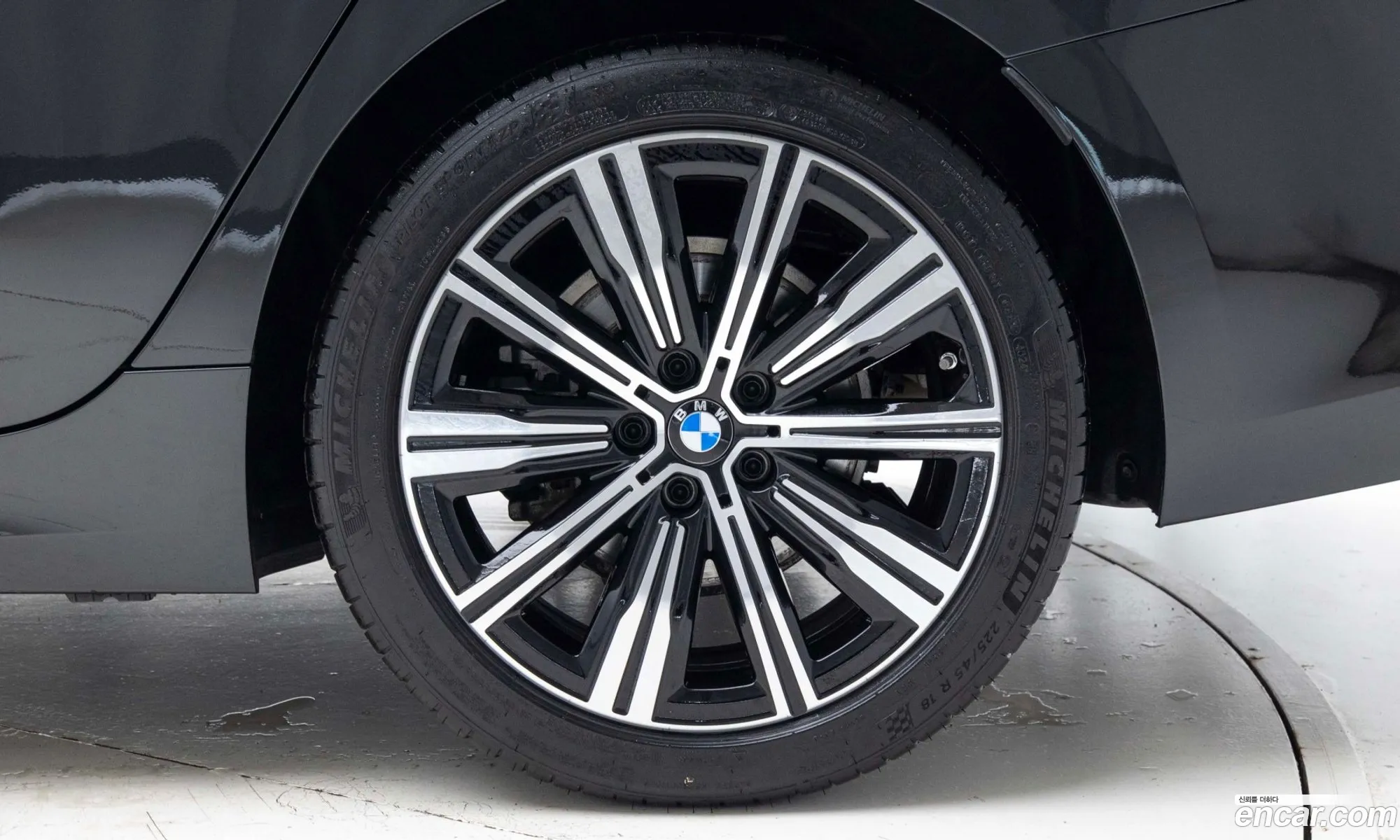 BMW 3 Series 2025 — 8