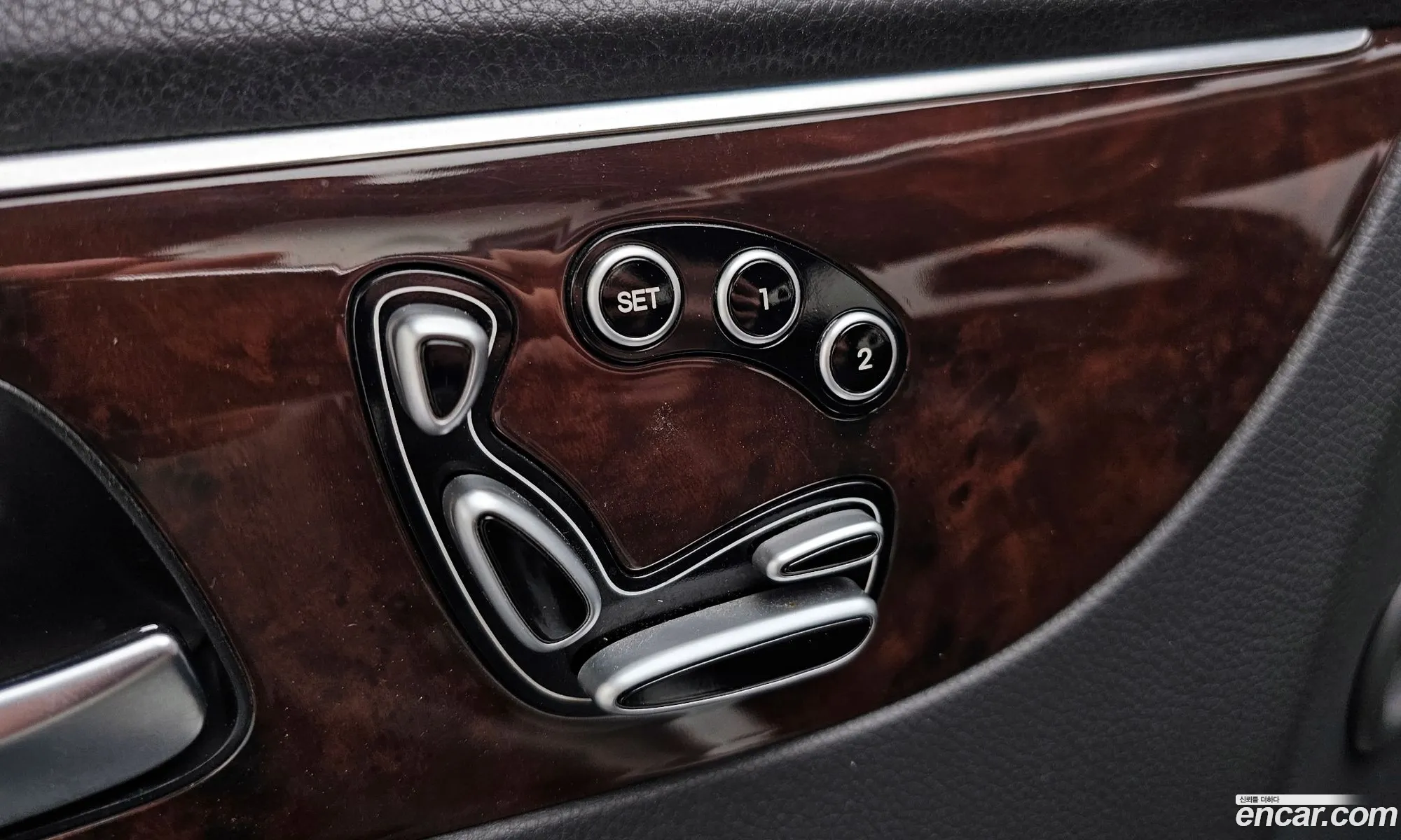 Hyundai Equus 2011 KMHGG41DBCU038749 — 34