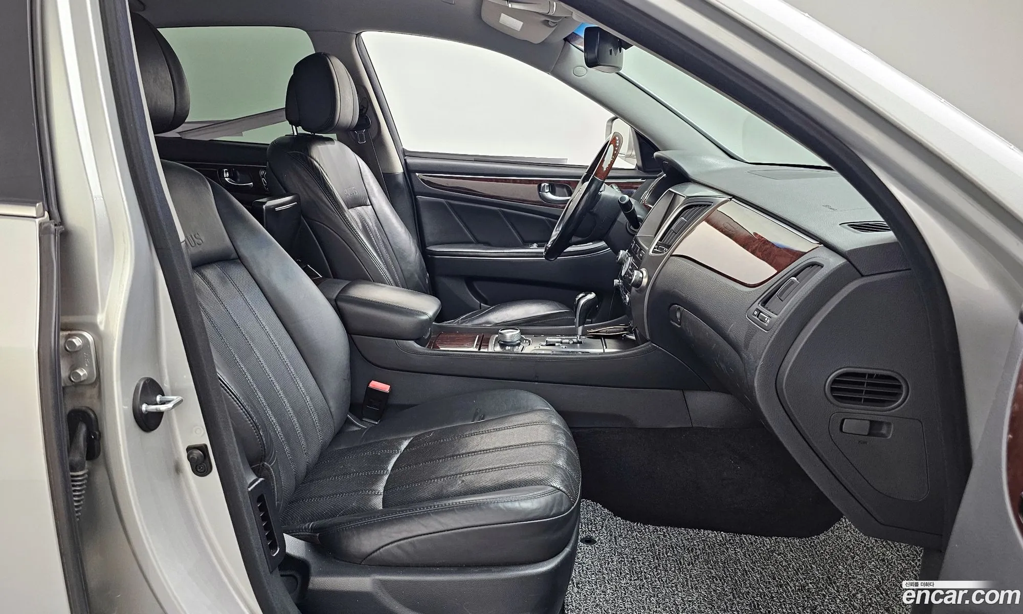 Hyundai Equus 2011 KMHGG41DBCU038749 — 17