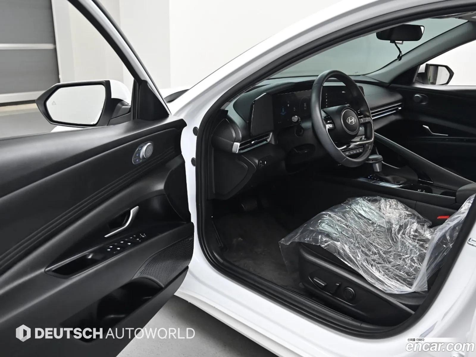Hyundai Elantra 2025 — 17