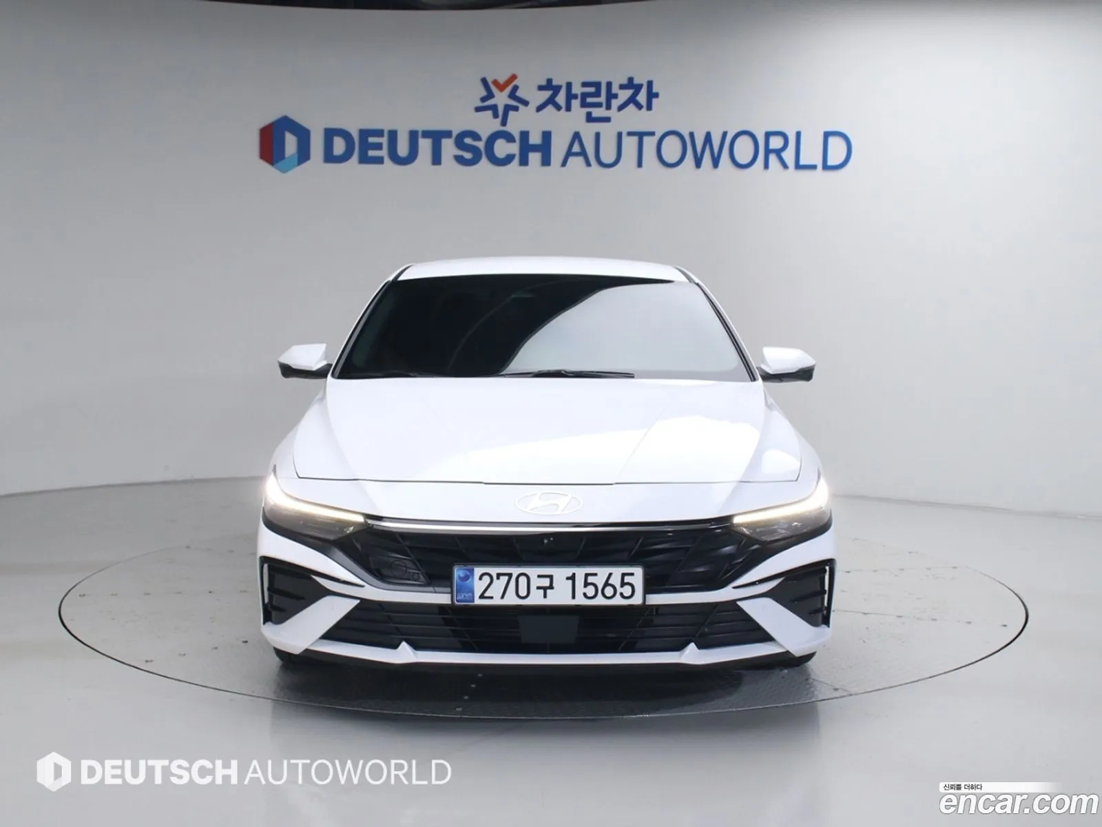 Hyundai Elantra 2025 — 4