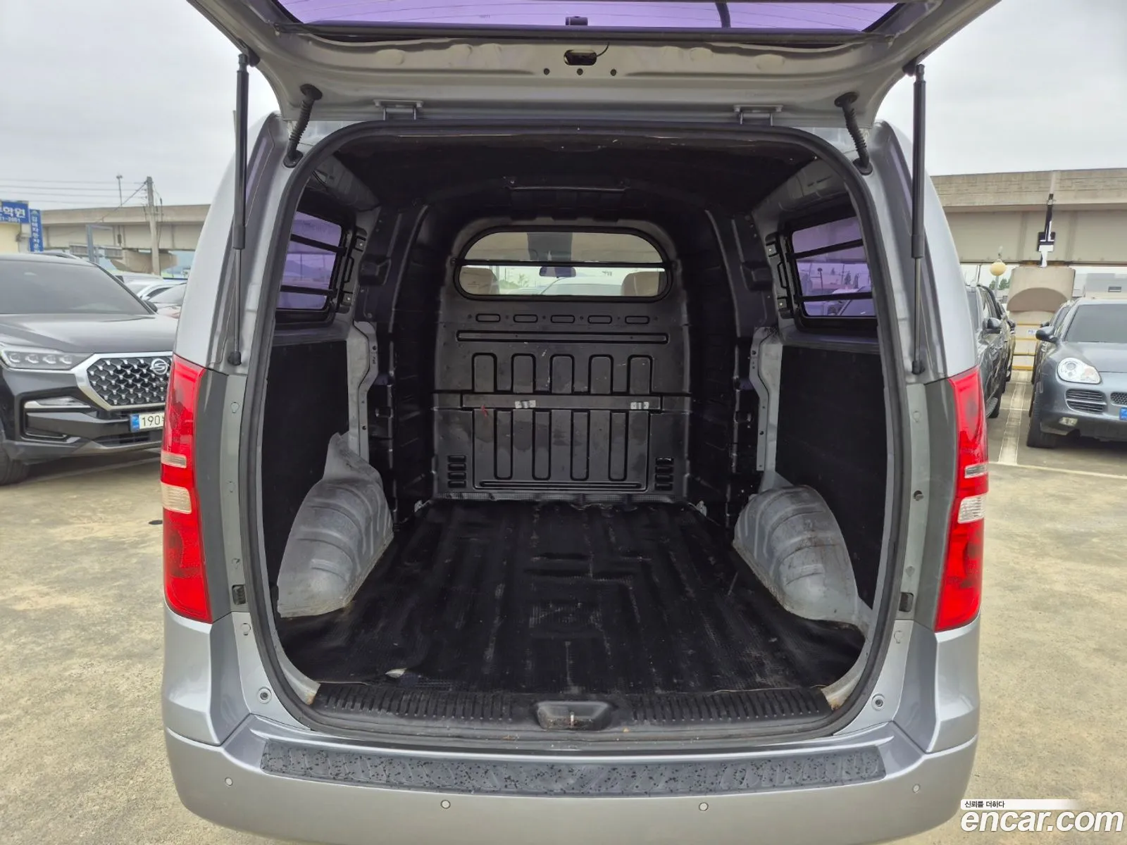 Hyundai Grand Starex 2012 — 14