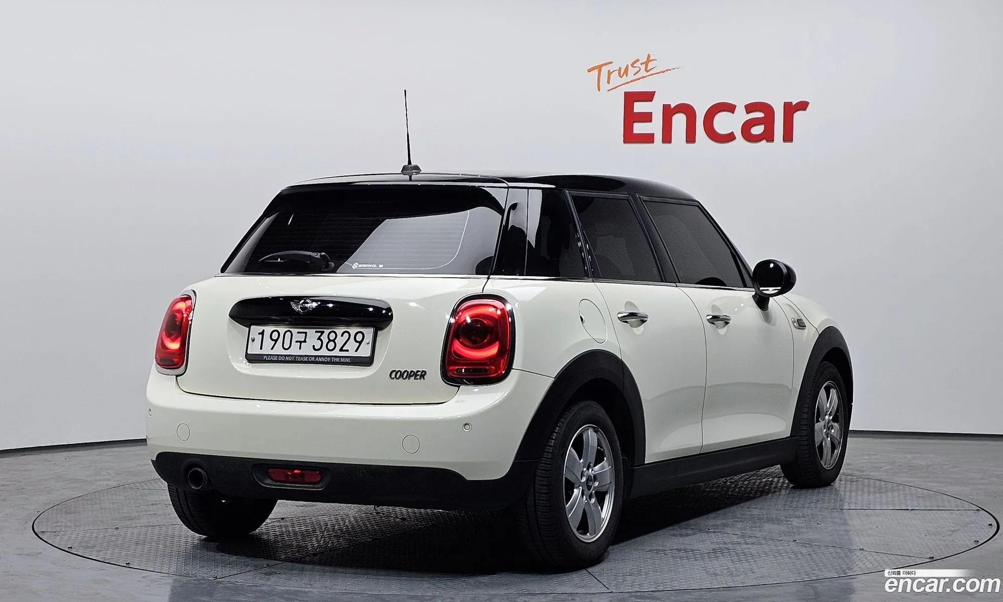 Mini Cooper 2017 — 19