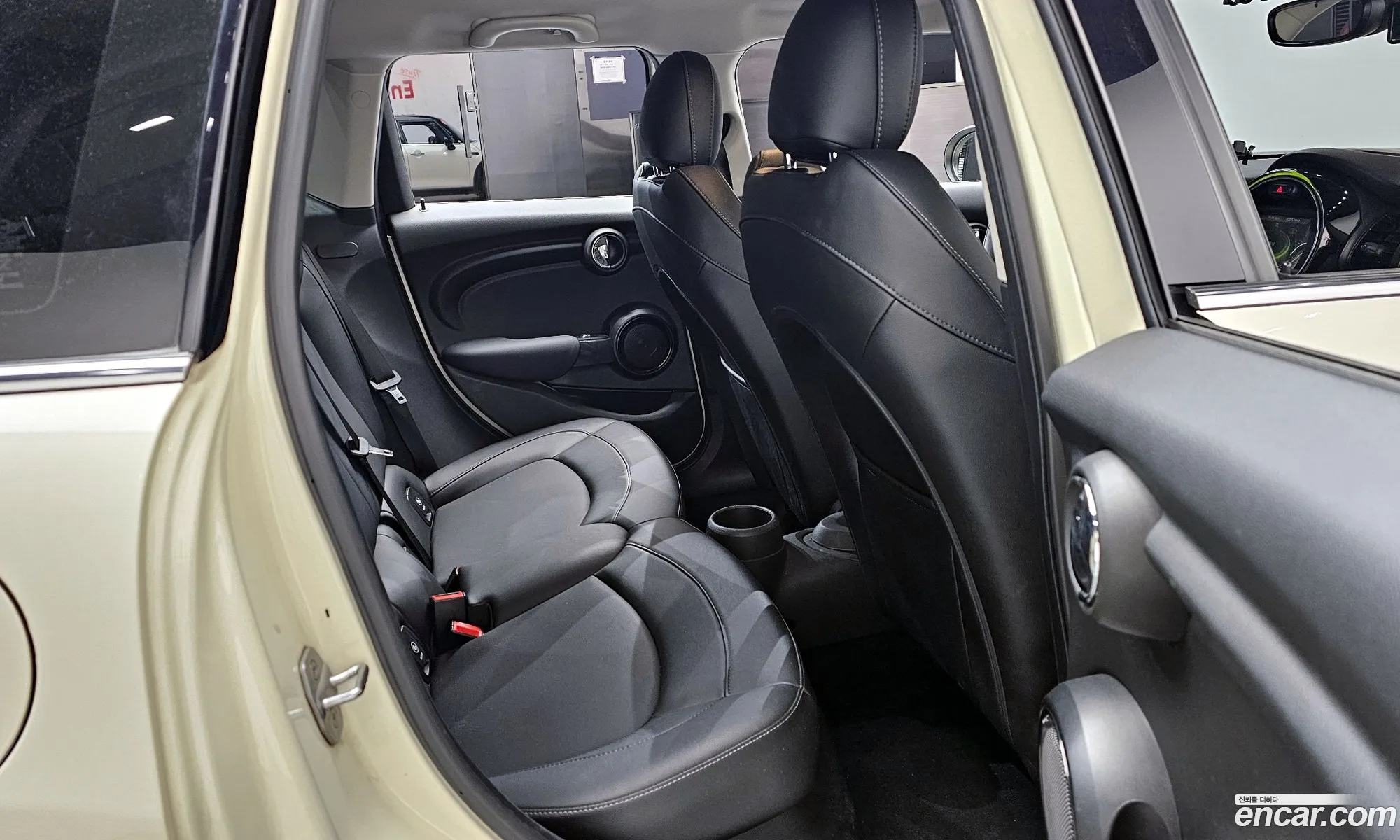 Mini Cooper 2017 — 4