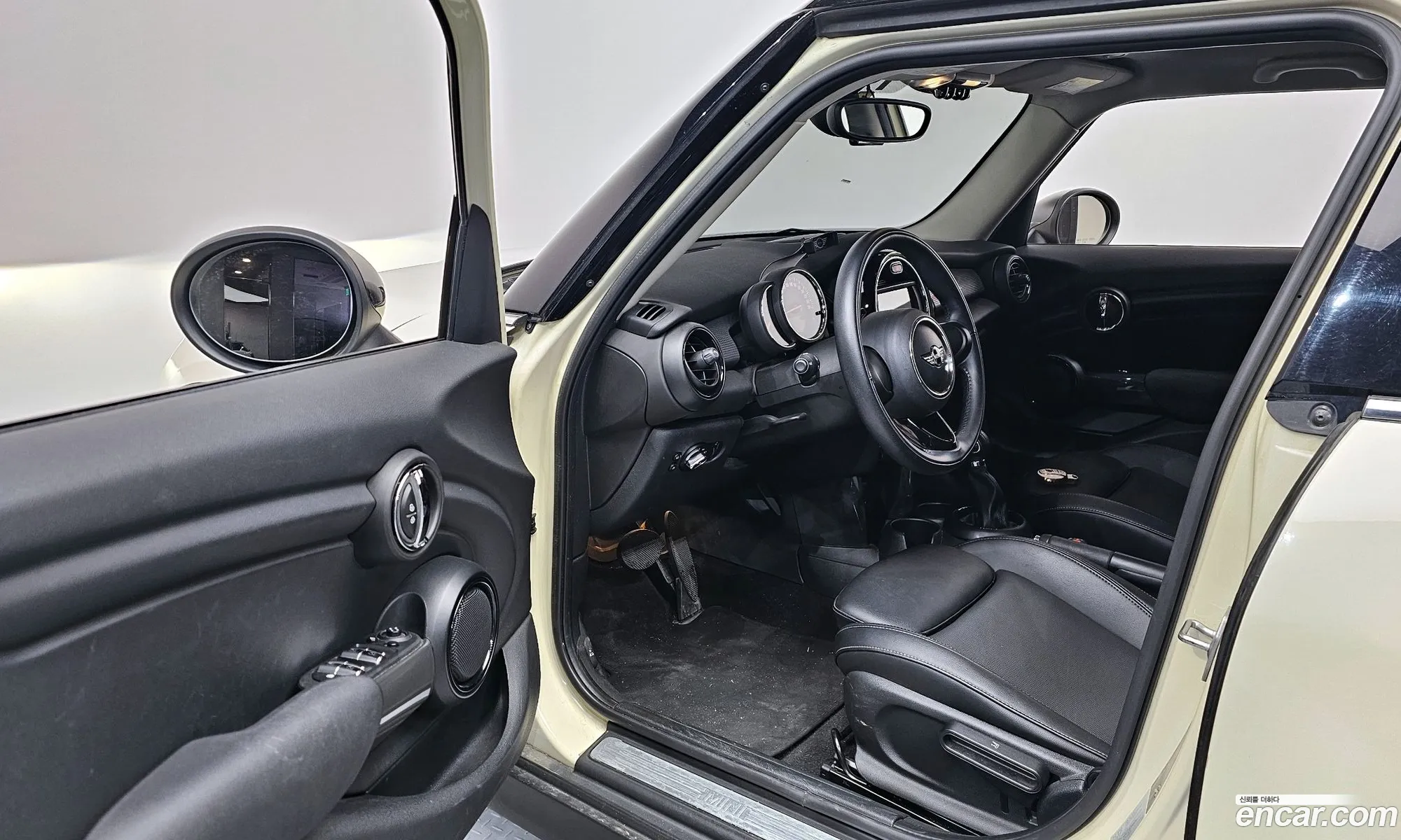 Mini Cooper 2017 — 5