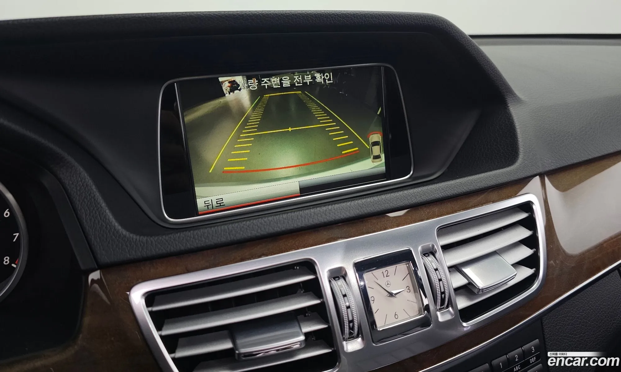 Mercedes-Benz E-Class W212 2013 WDDHF5FB5EA843397 — 17