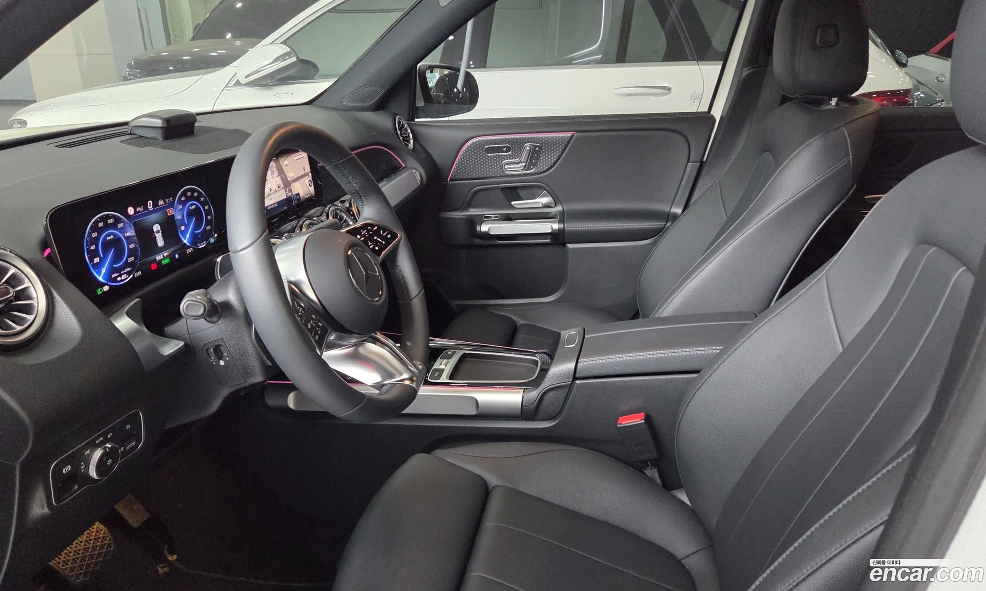 Mercedes-Benz EQB X243 2025 — 11