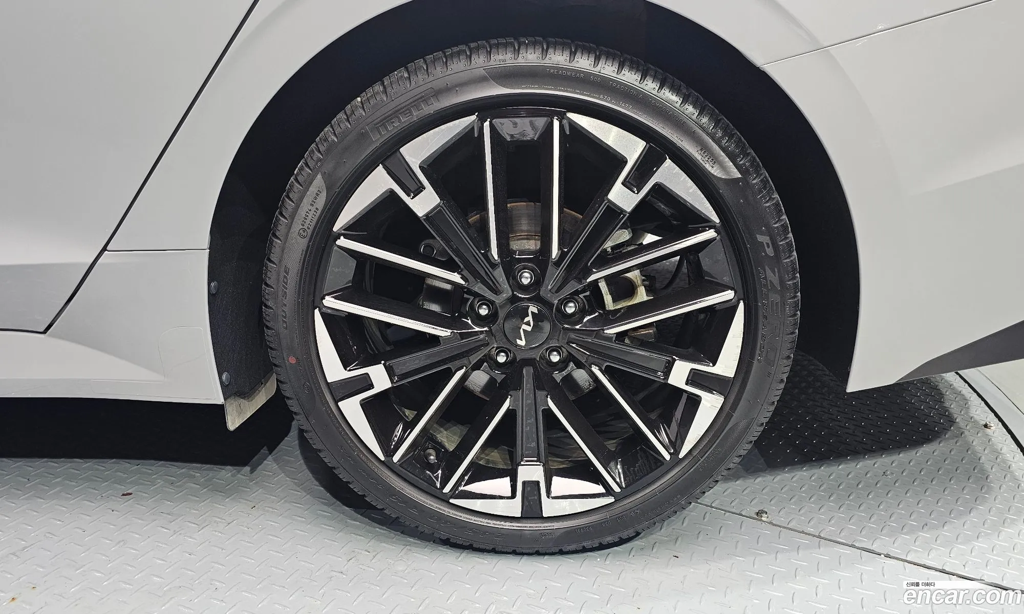 Kia K5 2023 — 4