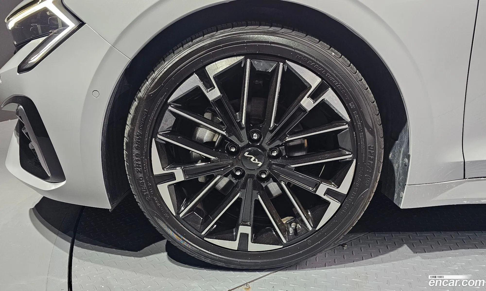 Kia K5 2023 — 10