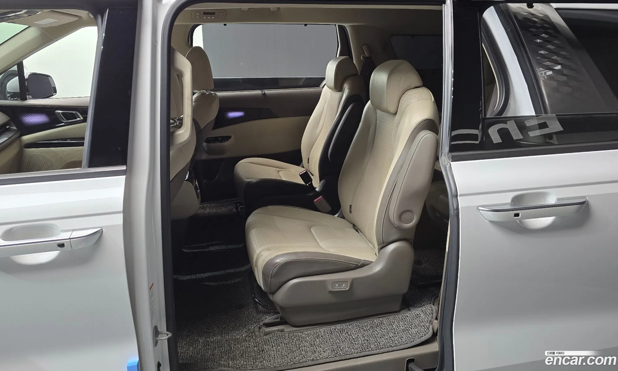 Kia Carnival 2023 — 2