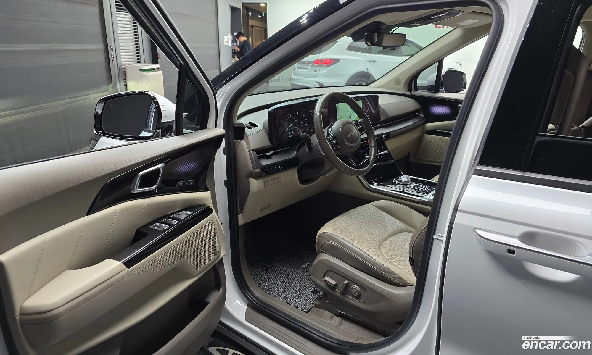 Kia Carnival 2023 — 12