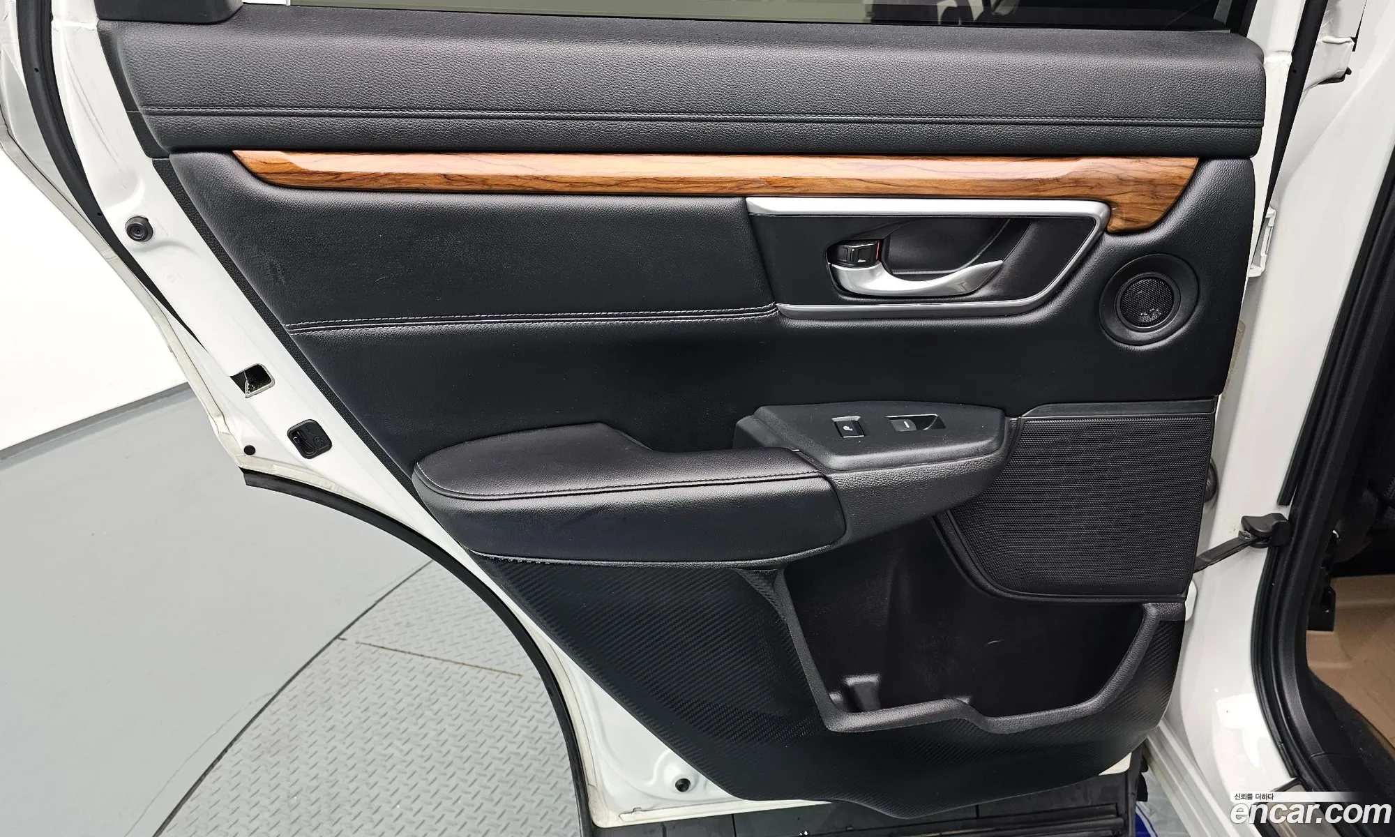 Honda CR-V 2017 5J6RW2890HL522120 — 18