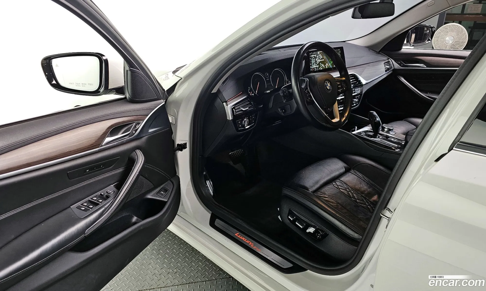 BMW 5 Series 2018 WBAJC3105JWC95364 — 10