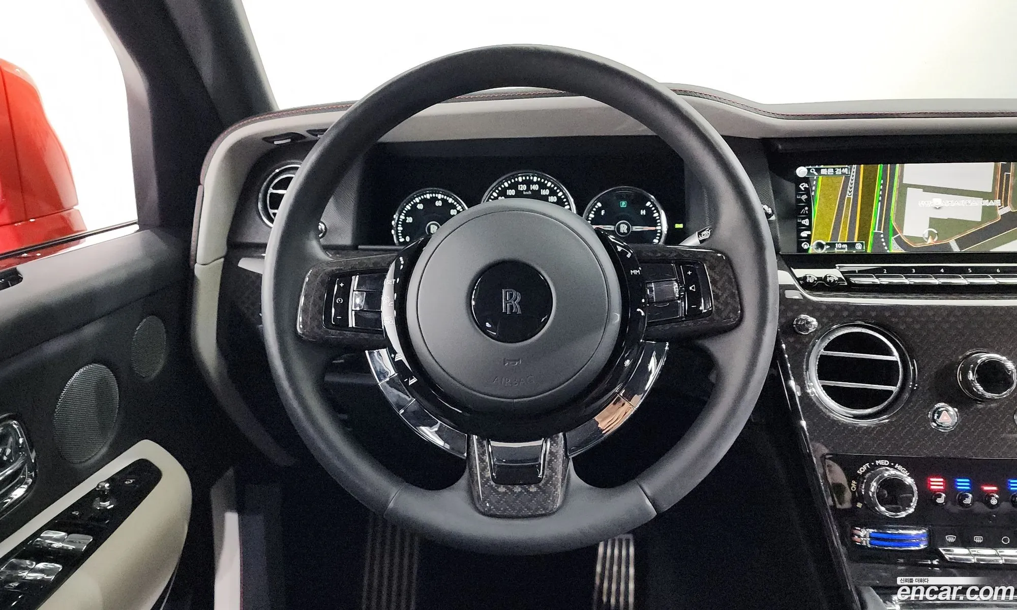 Rolls-Royce Cullinan 2023 — 18