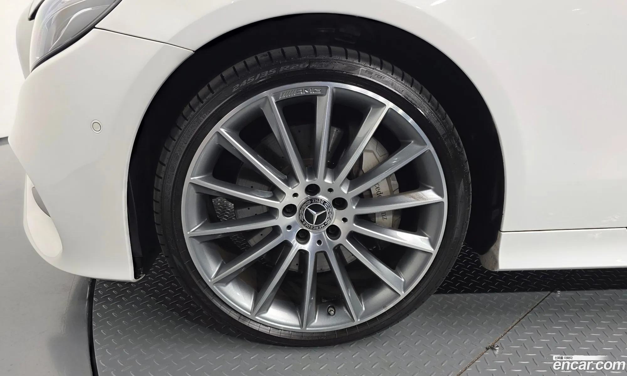 Mercedes-Benz E-Class W213 2020 — 17