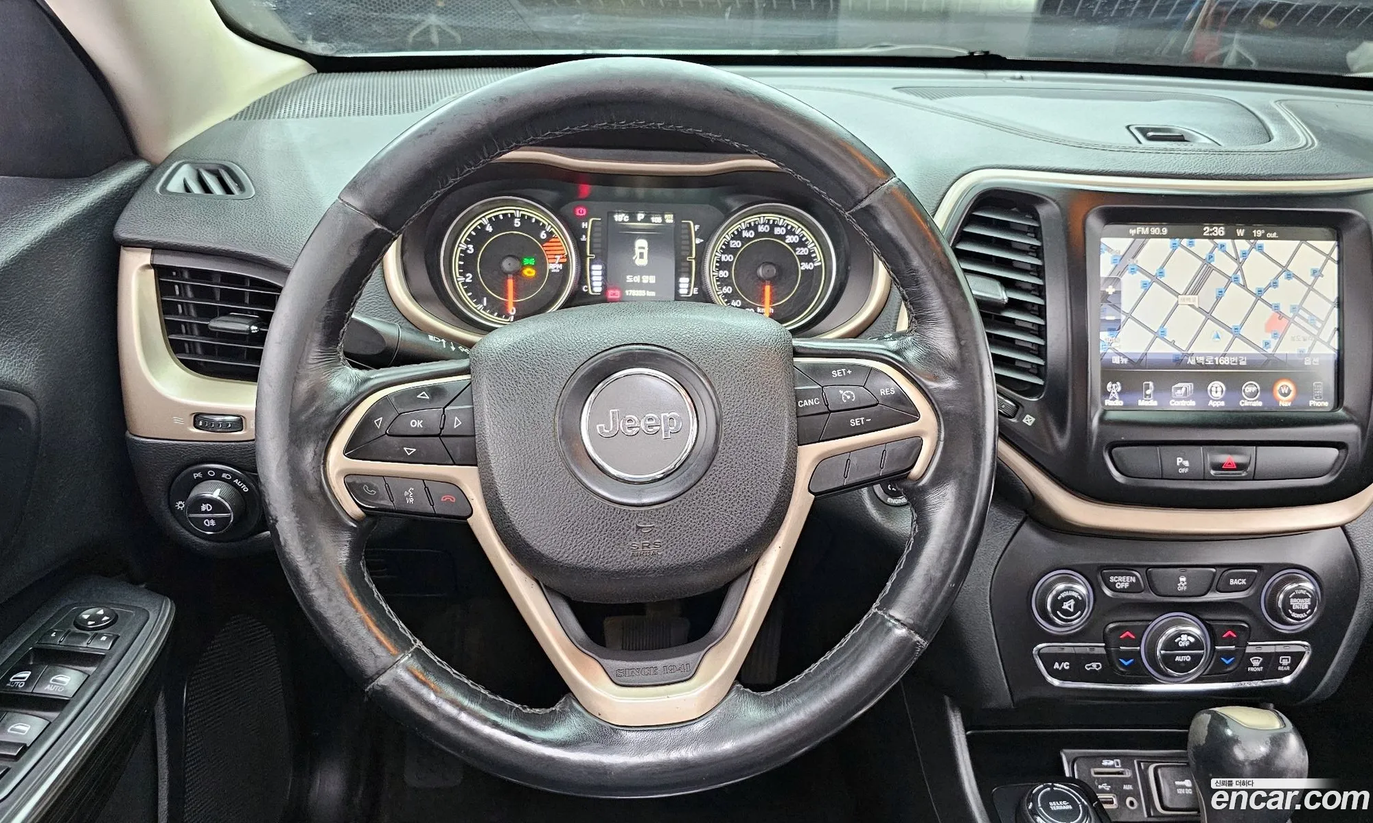 Jeep Cherokee 2015 — 4