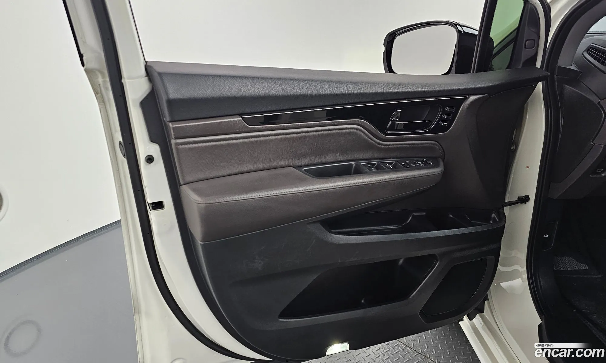 Honda Odyssey 2018 5KBRL6880JB600645 — 11