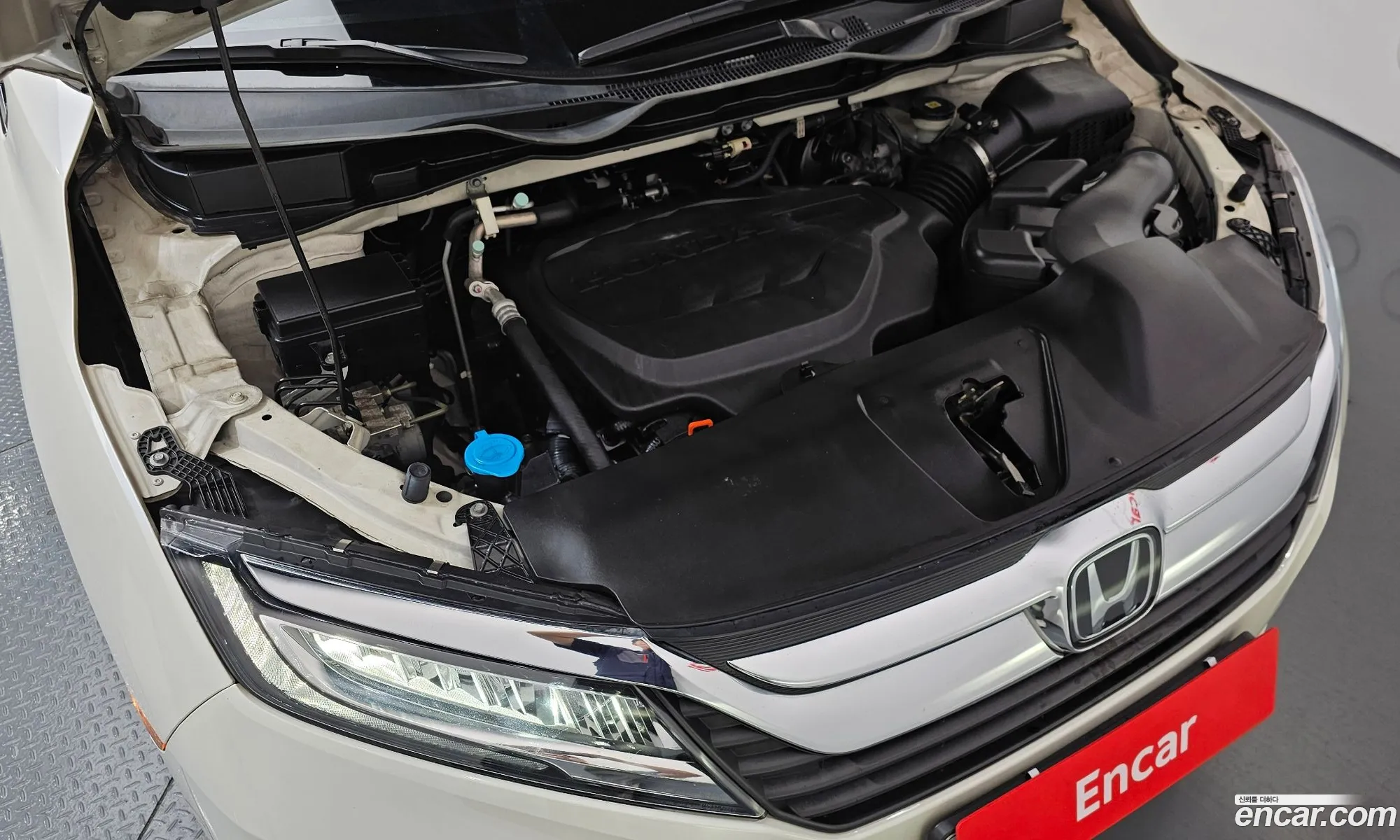 Honda Odyssey 2018 5KBRL6880JB600645 — 31