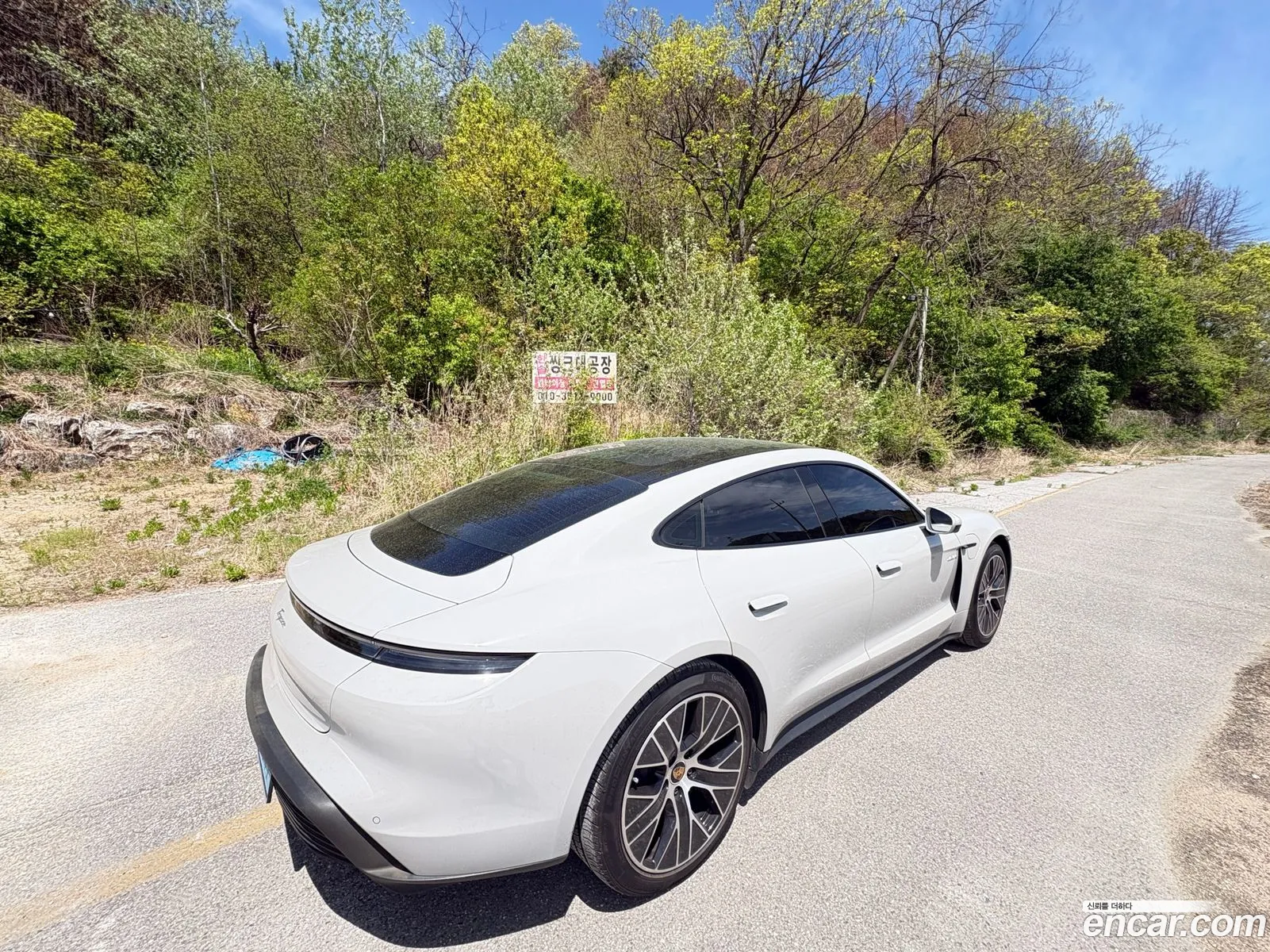 Porsche Taycan 2023 — 10