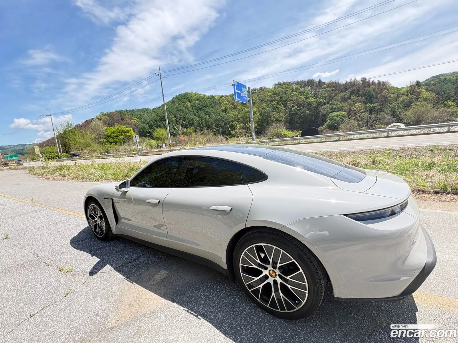 Porsche Taycan 2023 — 9
