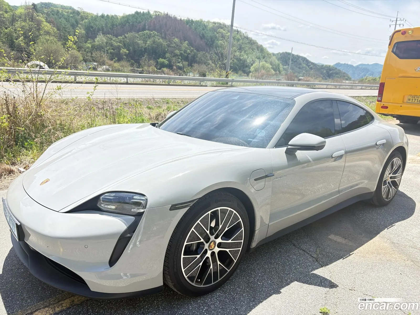 Porsche Taycan 2023 — 13