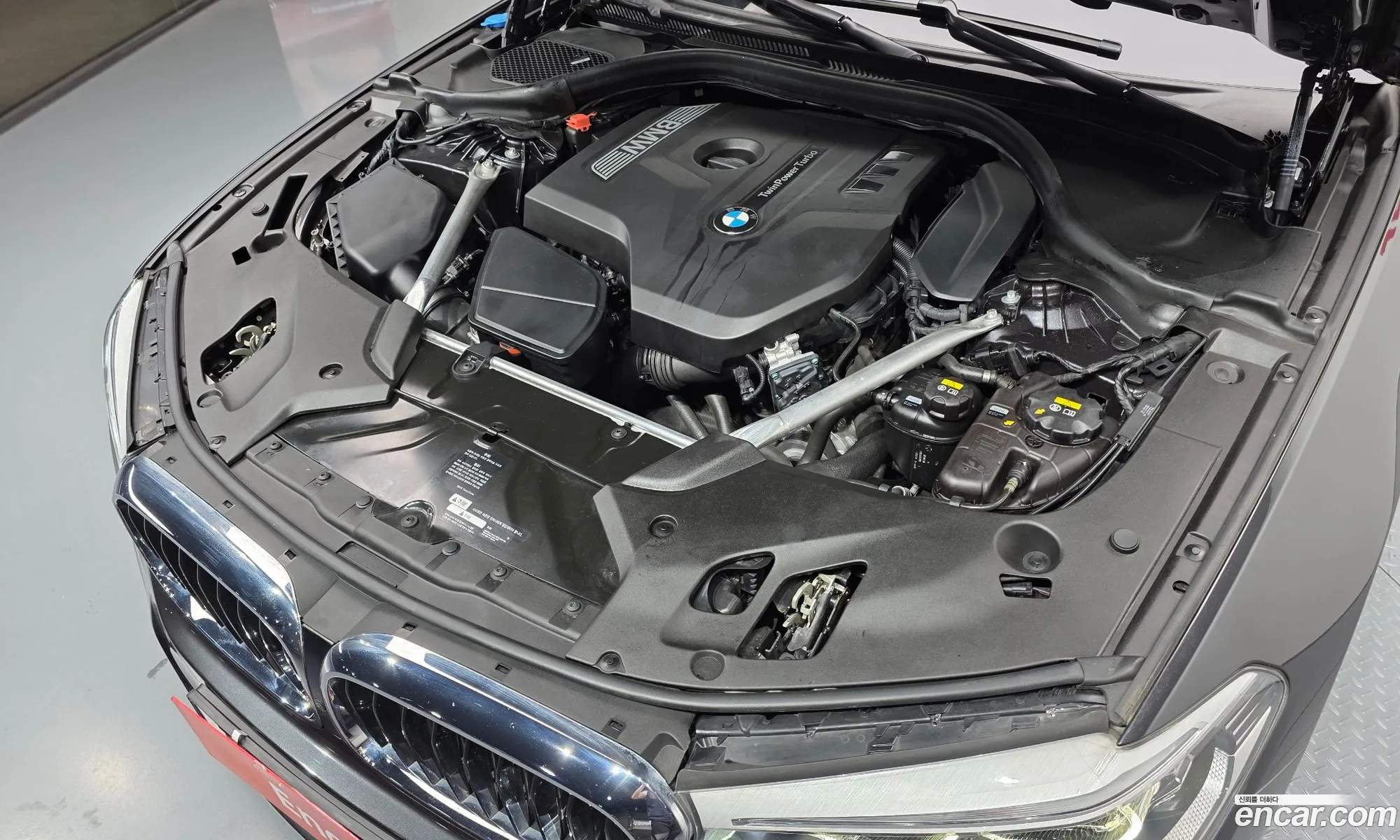 BMW 5 Series 2018 WBAJD3105JB316473 — 18