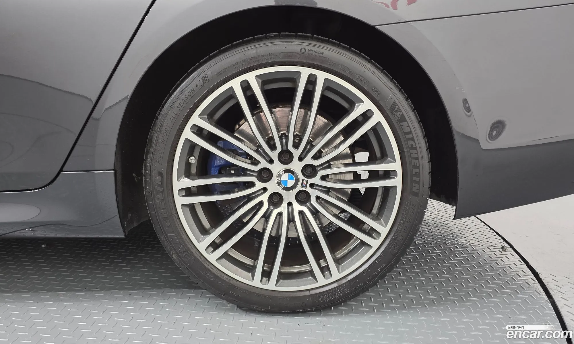 BMW 5 Series 2018 WBAJD3105JB316473 — 24