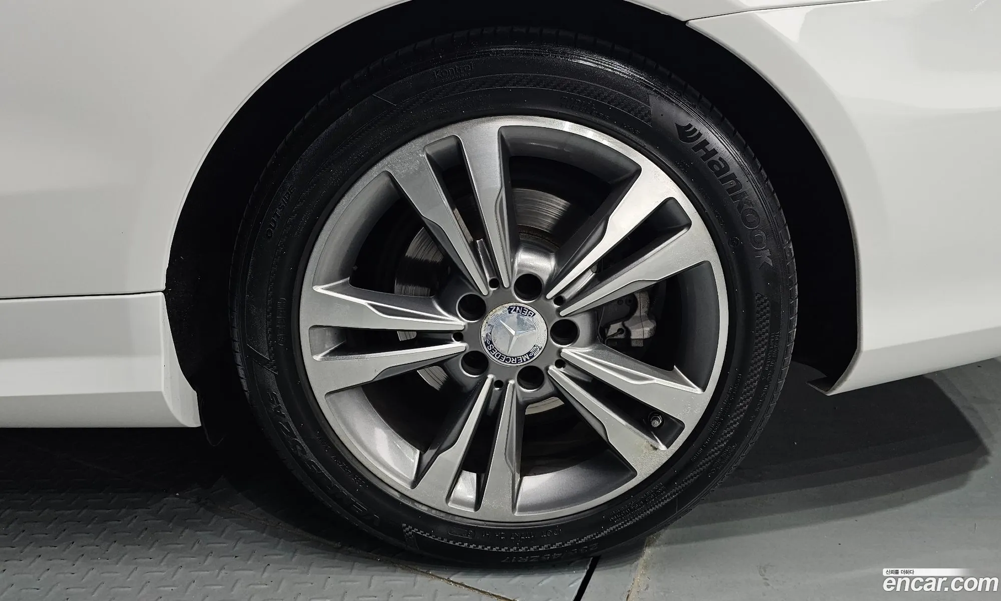 Mercedes-Benz E-Class W212 2016 WDDKK3EF7GF339742 — 21