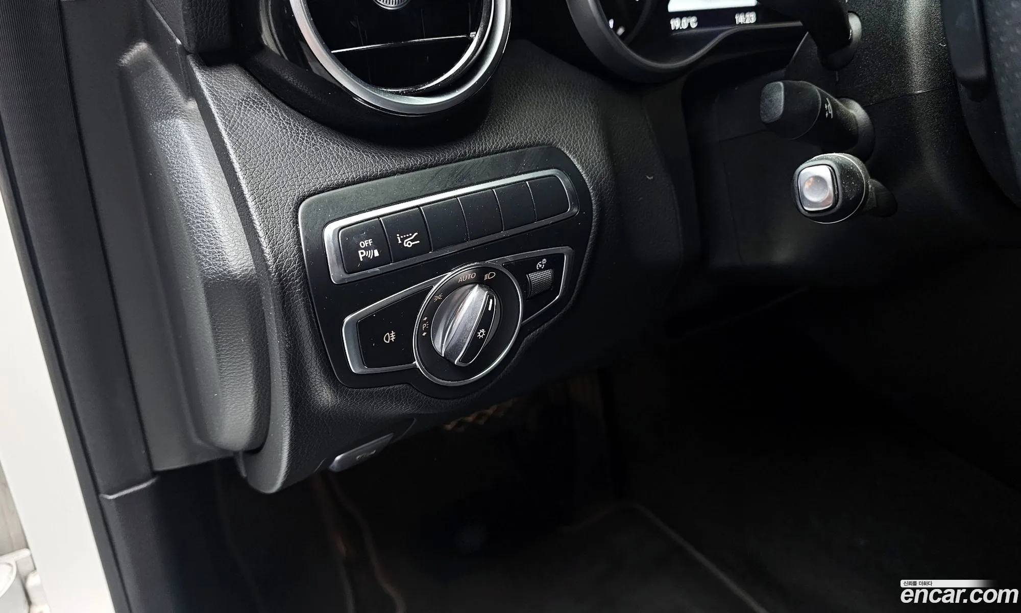 Mercedes-Benz C-Class W205 2018 — 17