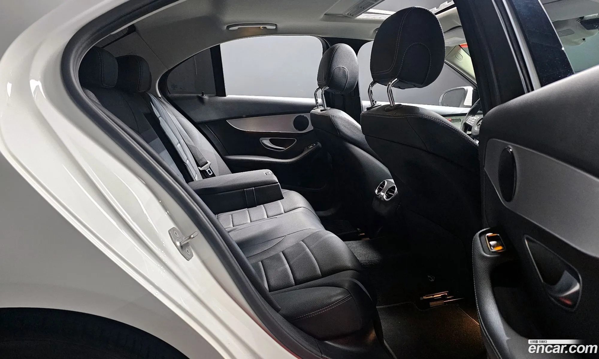 Mercedes-Benz C-Class W205 2018 — 10
