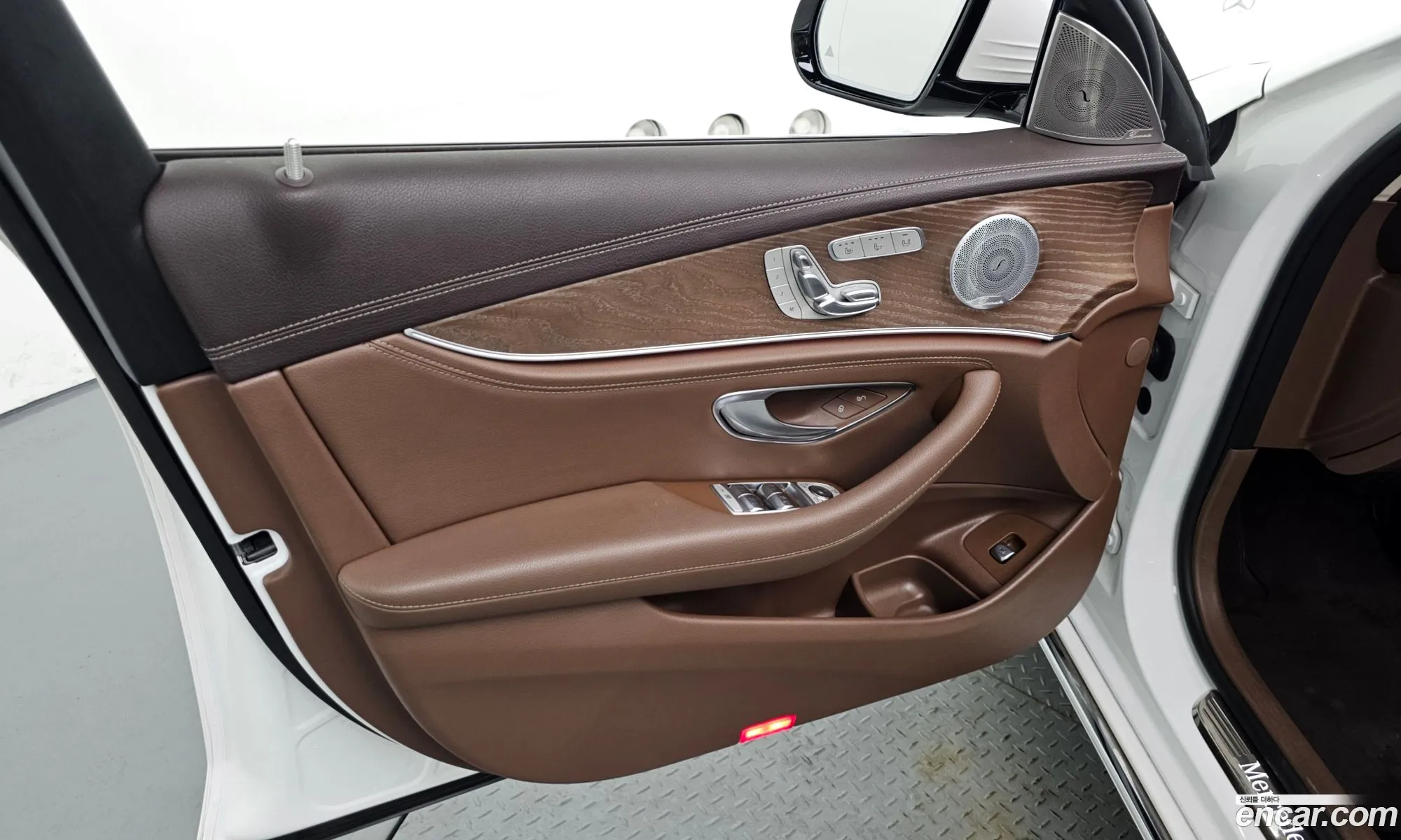Mercedes-Benz E-Class W213 2020 WDDZF4KB5LA730664 — 32