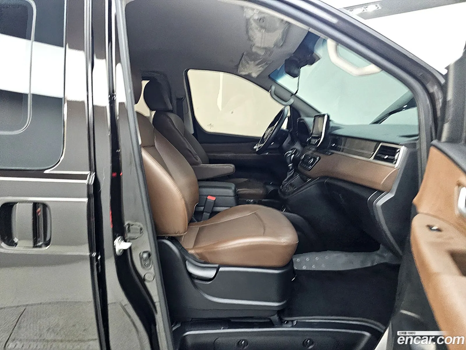 Hyundai Grand Starex 2018 — 18