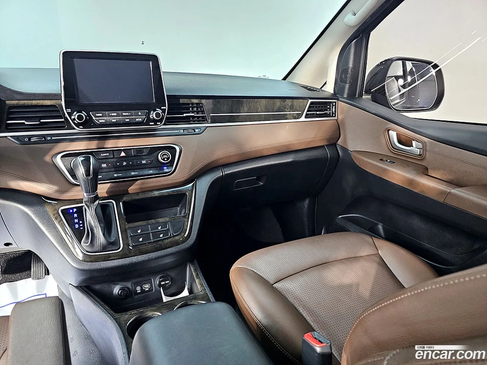 Hyundai Grand Starex 2018 — 13